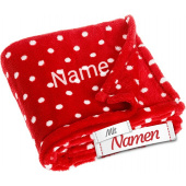 Kuscheldecke mit Namen bestickt – Rot mit weißen Punkten von Playshoes
